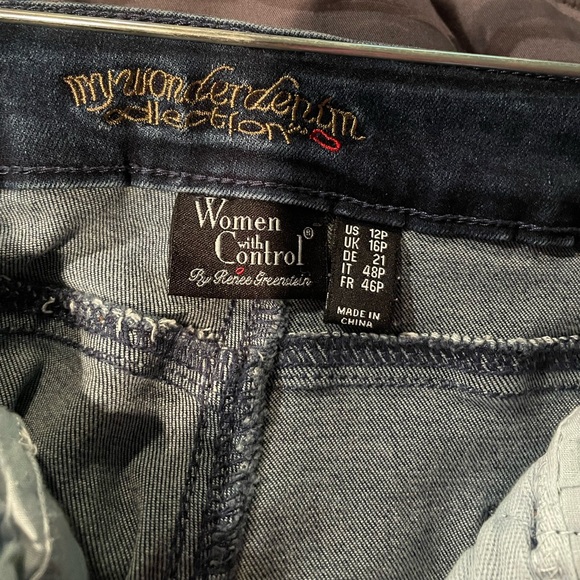 Women with Control jeans - Picture 5 of 5